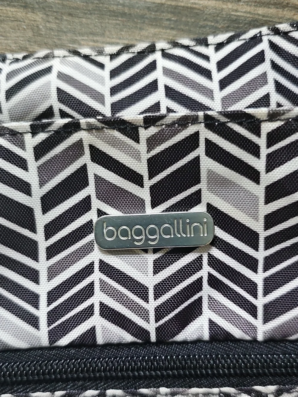 Baggallini stylish black
